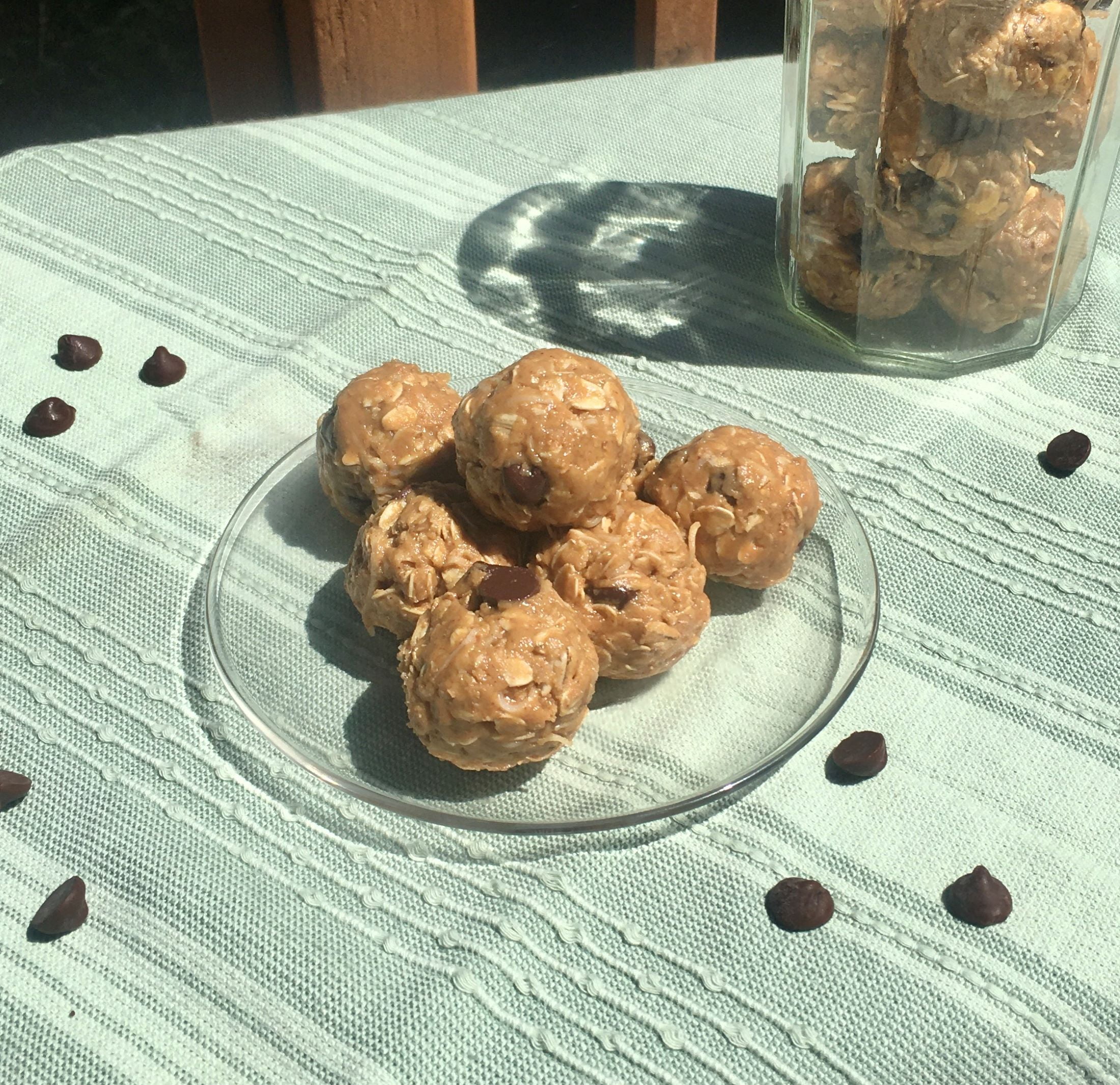 Vegan peanut butter and chocolate chip protein balls. Sustainable snack idea.